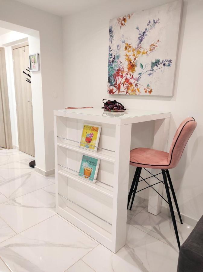 Apartman Dino With Heated Pool Omišalj Exteriör bild