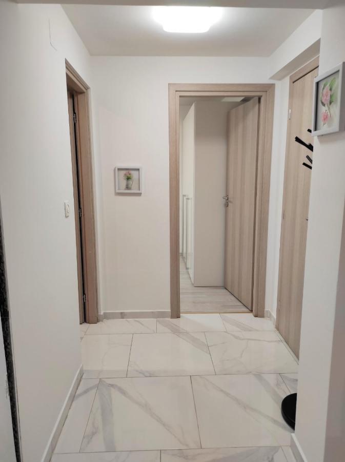 Apartman Dino With Heated Pool Omišalj Exteriör bild